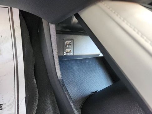 Used 2021 Honda HR-V EX-L image 13