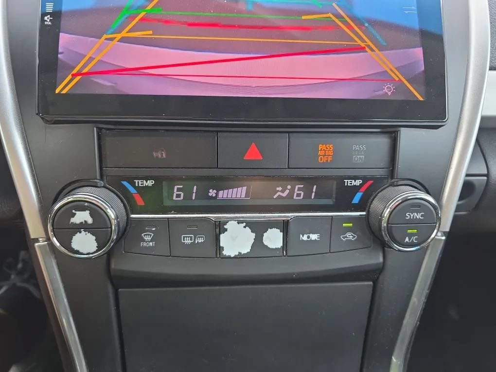 Used 2015 Toyota Camry XSE FWD image 30