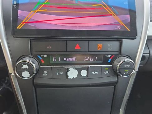 Used 2015 Toyota Camry XSE FWD image 30