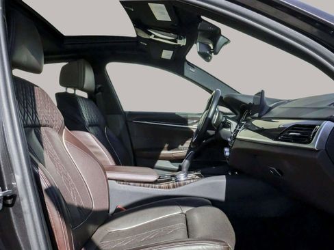 Used 2018 BMW 540i xDrive image 39