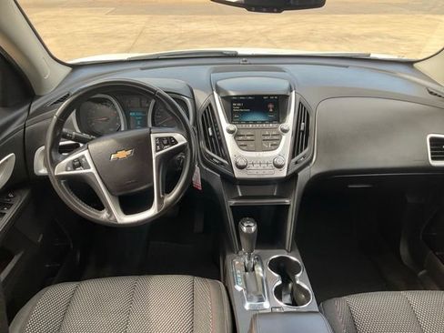 Used 2017 Chevrolet Equinox LT AWD/4WD image 4