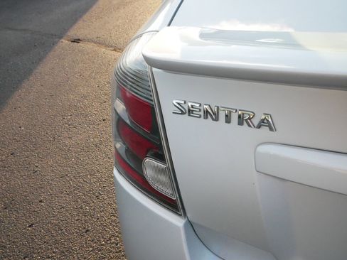 Used 2012 Nissan Sentra 2.0 SR image 17