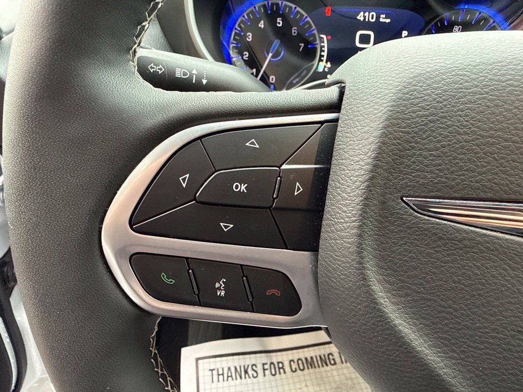 New 2026 Chrysler Pacifica Select AWD/4WD image 29