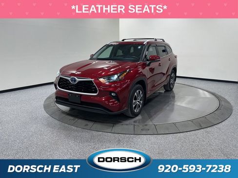 Used 2024 Toyota Highlander XLE image 1