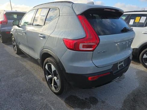 Used 2026 Volvo XC40 B5 Plus AWD/4WD image 3