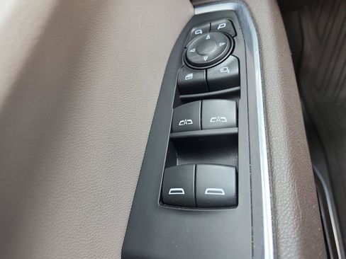 Used 2025 GMC Sierra 1500 SLT w/ SLT Premium Plus Package image 25