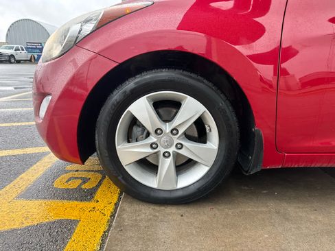 Used 2013 Hyundai Elantra GLS w/ Preferred Pkg image 7