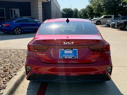 Used 2023 Kia Forte LXS FWD image 4
