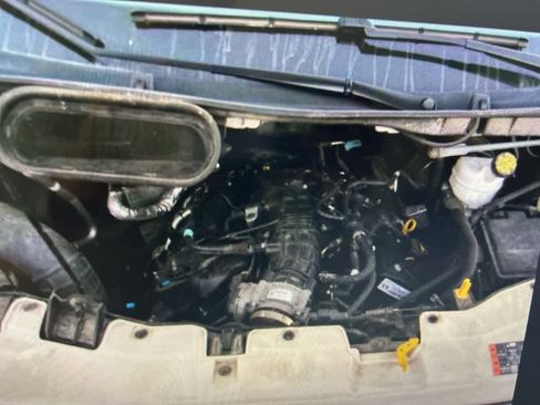 Used 2023 Ford Transit 350 XLT image 12