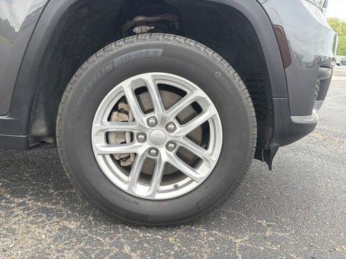 Used 2025 Jeep Grand Cherokee L Laredo image 10