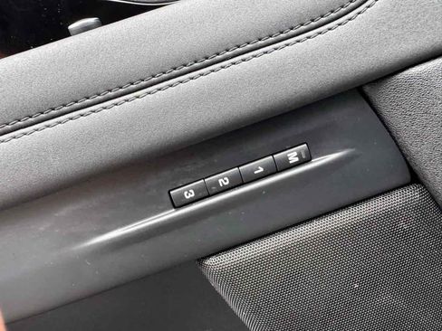 Used 2020 Land Rover Range Rover Evoque SE image 26