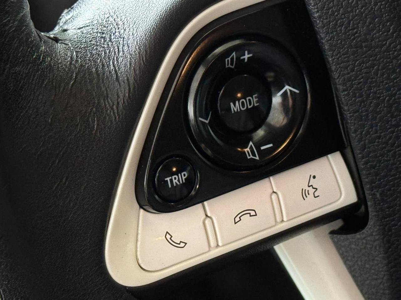 Used 2018 Toyota Prius Prime Advanced FWD image 13