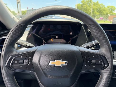 Used 2024 Chevrolet Trax LT FWD image 21