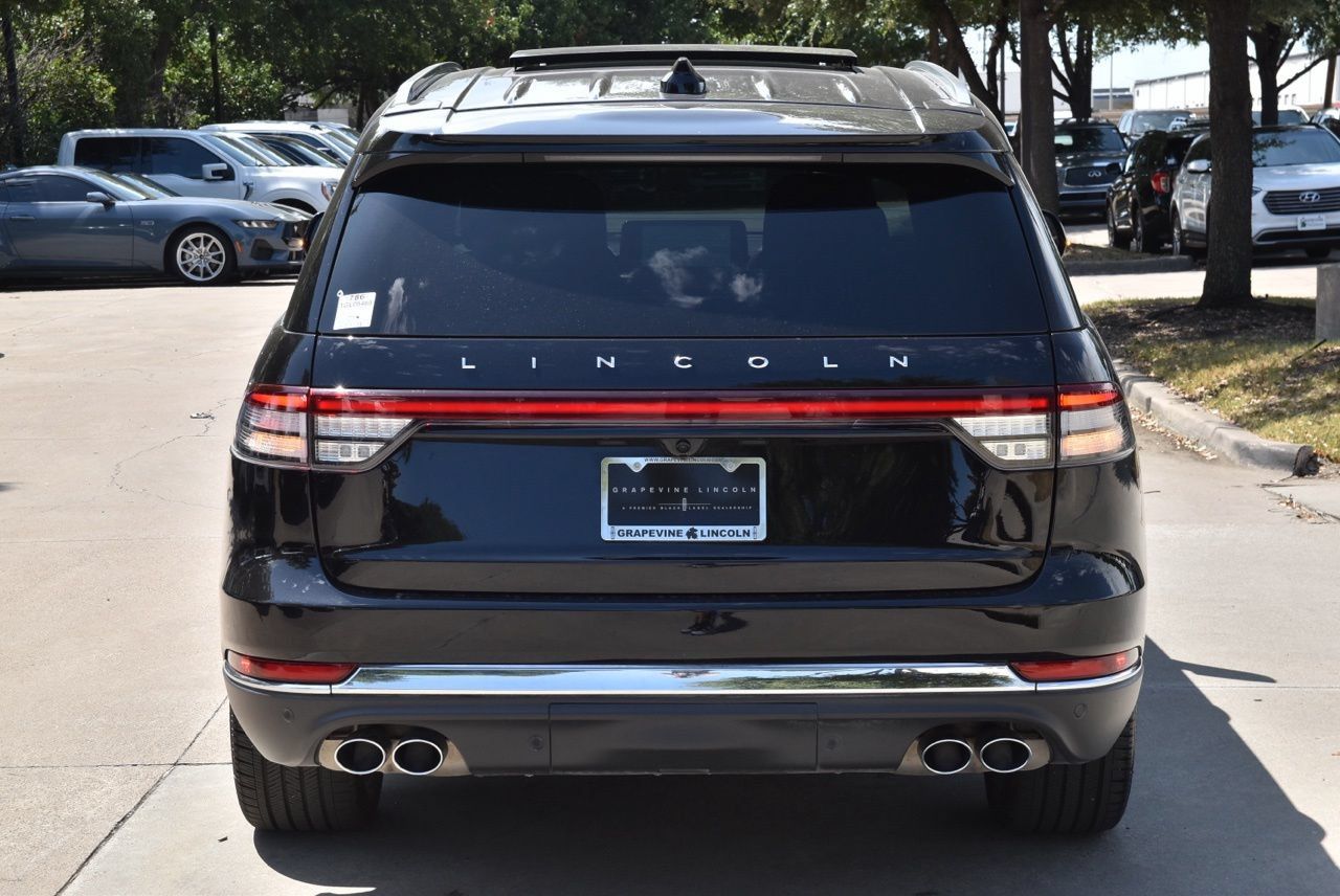 Certified 2026 Lincoln Aviator Reserve AWD/4WD image 9