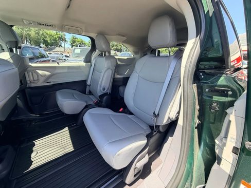 Used 2024 Toyota Sienna XLE w/ XLE Plus Package AWD/4WD image 21