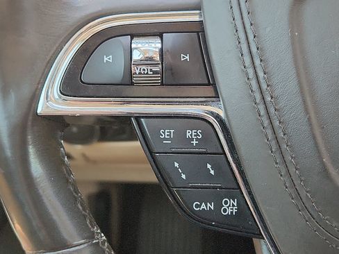 Used 2020 Lincoln Continental Reserve w/ Luxury Package AWD/4WD image 16