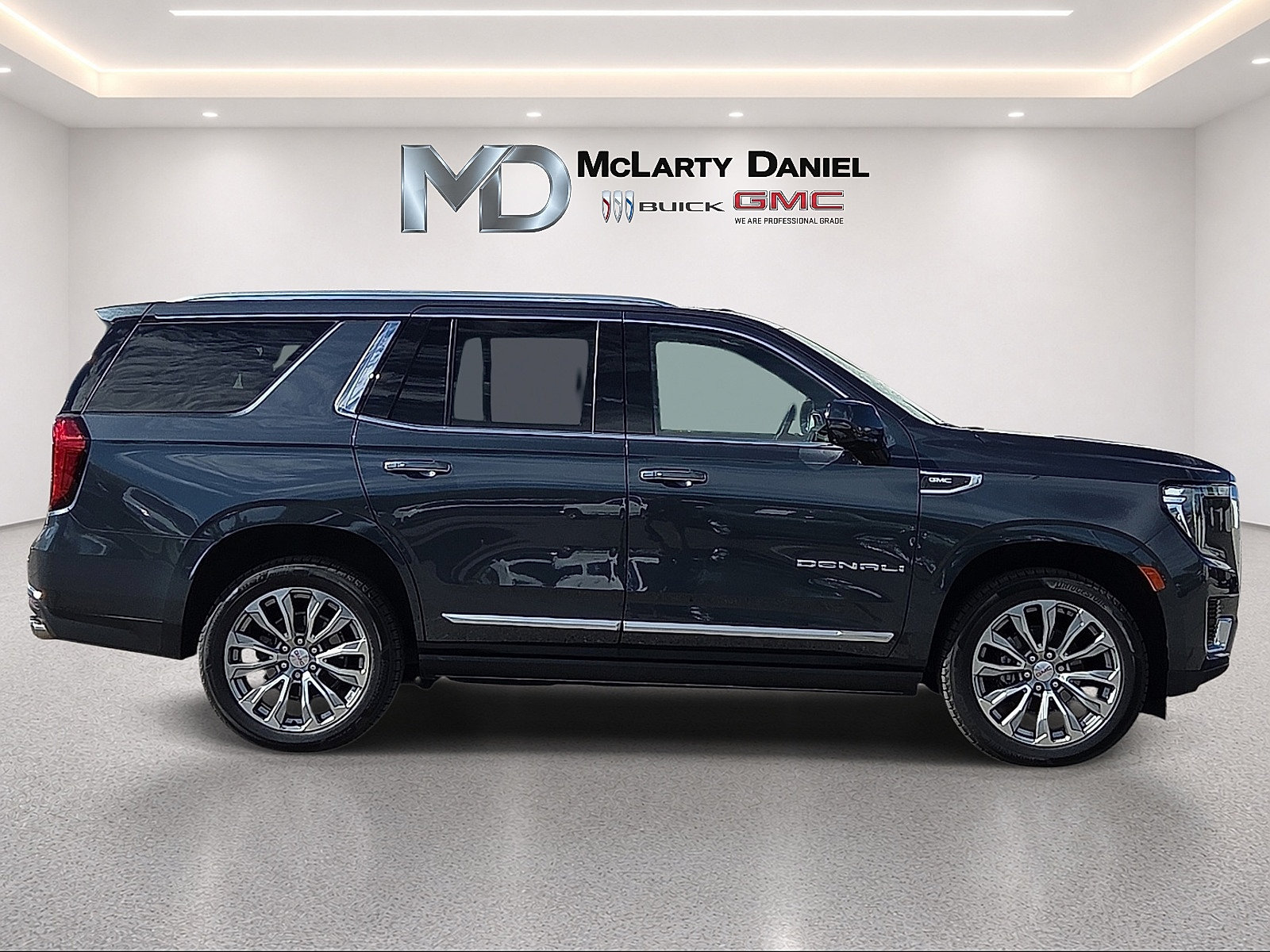 Certified 2021 GMC Yukon Denali w/ Denali Premium Package AWD/4WD image 15