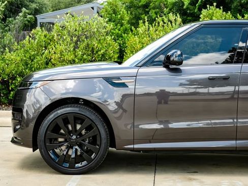 New 2026 Land Rover Range Rover Sport Dynamic SE AWD/4WD image 13