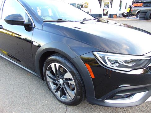 Used 2018 Buick Regal Essence w/ Driver Confidence Package #1 AWD/4WD image 43