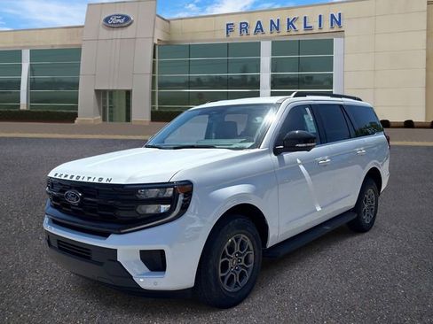 New 2026 Ford Expedition Active RWD image 3
