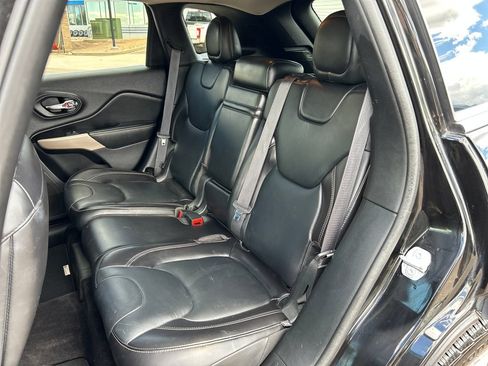 Used 2017 Jeep Cherokee Limited AWD/4WD image 18