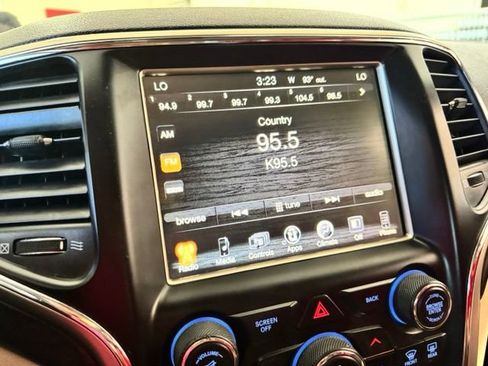 Used 2014 Jeep Grand Cherokee Laredo w/ 18" Wheel & 8.4" Radio Group AWD/4WD image 22