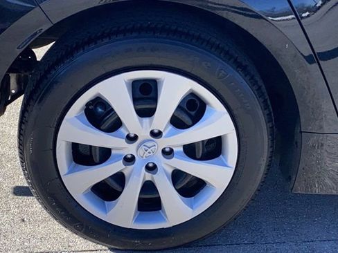 Used 2025 Toyota Corolla LE image 27