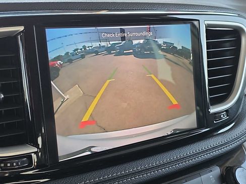 Used 2024 Chrysler Pacifica Limited FWD image 26