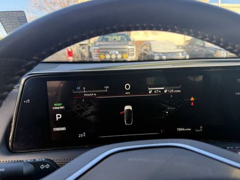 Used 2023 Nissan Ariya FWD image 12