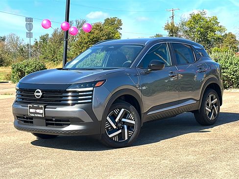 New 2026 Nissan Kicks SV image 2