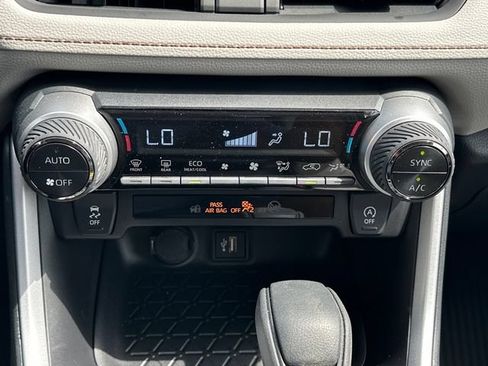 Used 2024 Toyota RAV4 XLE w/ Convenience Package FWD image 24