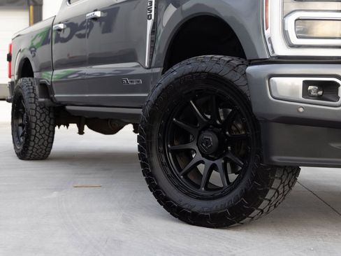 Used 2024 Ford F350 Platinum w/ FX4 Off-Road Package image 8