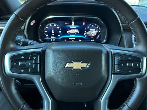 Used 2024 Chevrolet Suburban LT image 33