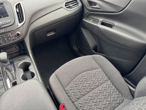 Used 2023 Chevrolet Equinox LT w/ Driver Convenience Package image 18