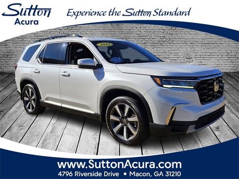 Used 2023 Honda Pilot Touring image 1