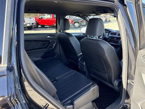 Used 2022 Volkswagen Tiguan SE R-Line image 27