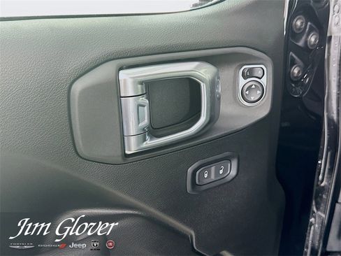 New 2025 Jeep Gladiator Sport image 24