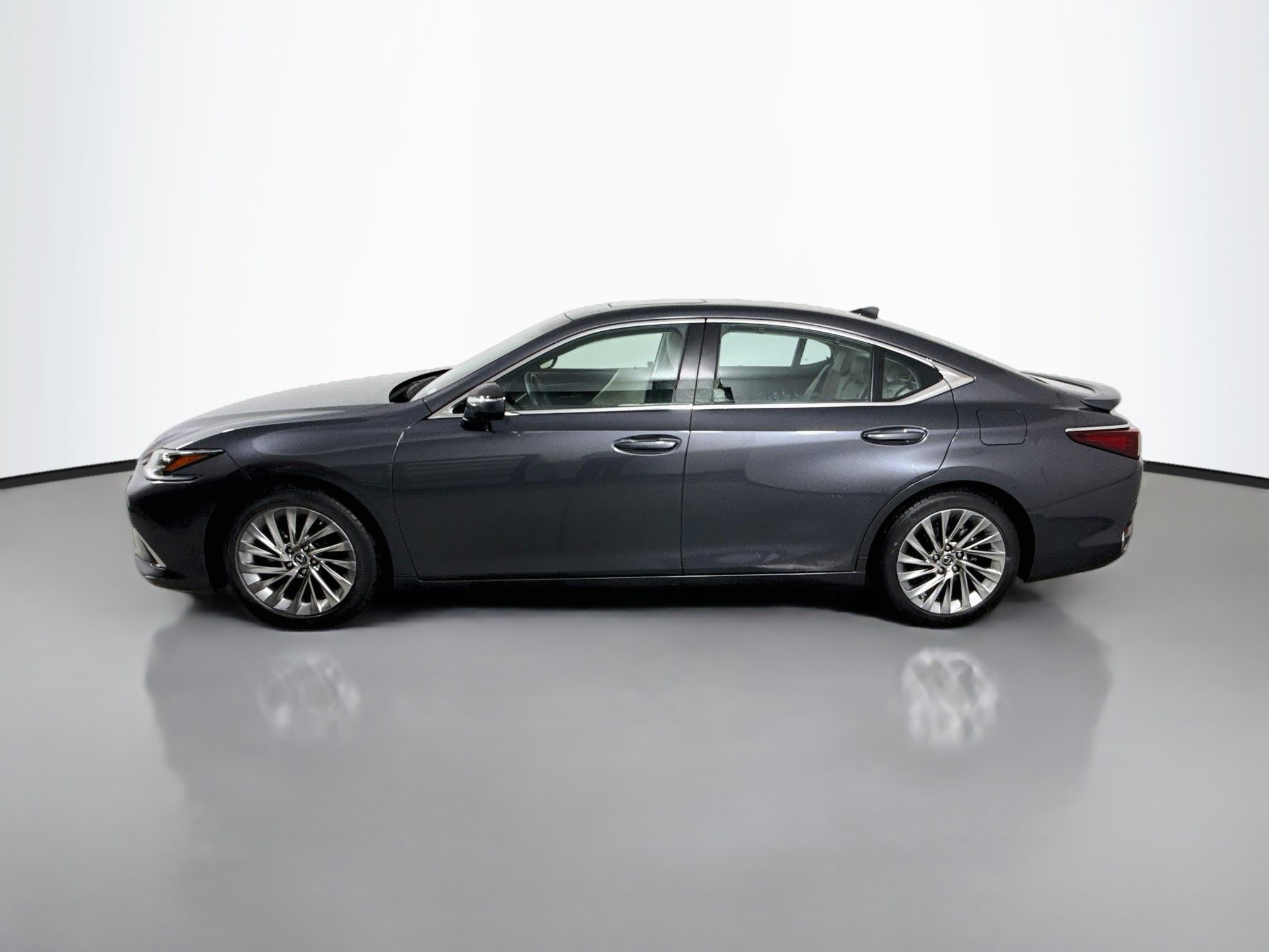Used 2023 Lexus ES 300h Ultra Luxury FWD image 4
