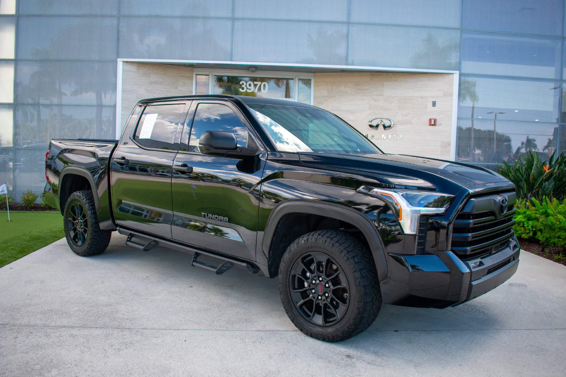 Used 2025 Toyota Tundra SR5 AWD/4WD image 4