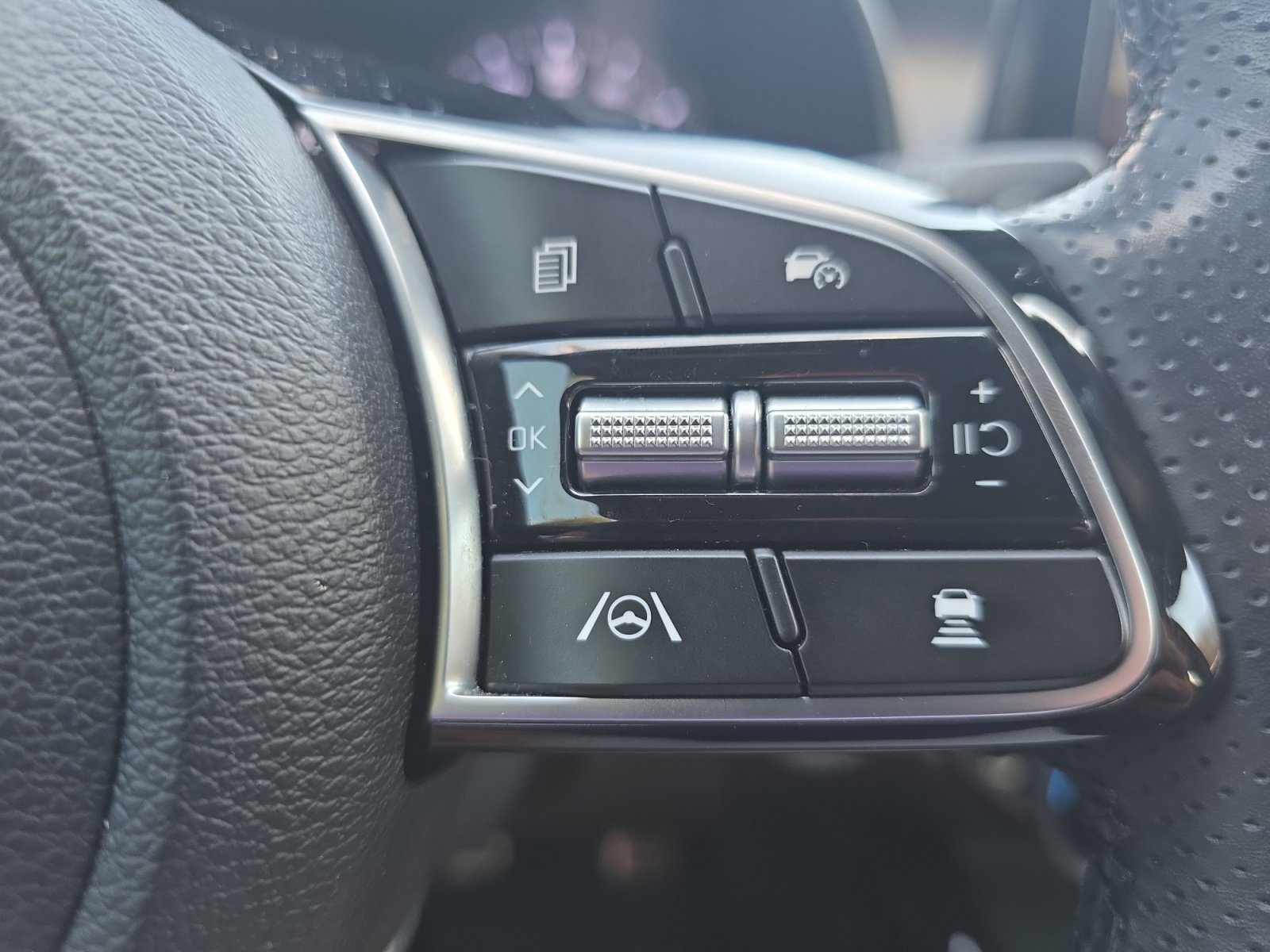 Certified 2024 Kia Forte GT-Line w/ GT-Line Premium Package FWD image 24