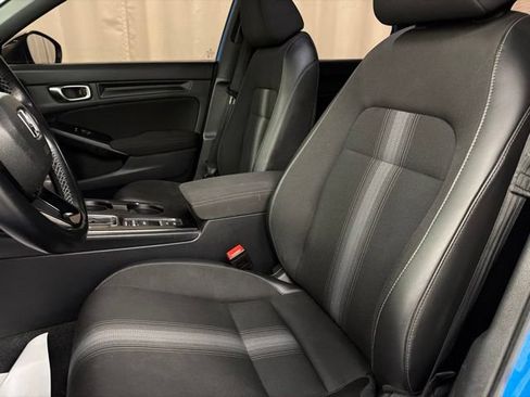 Used 2023 Honda Civic Sport image 9