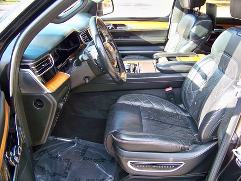 Used 2022 Jeep Grand Wagoneer Series III w/ Rear Seat Video Group 1 image 30