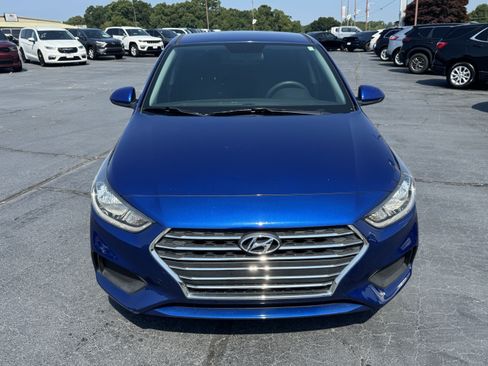 Used 2022 Hyundai Accent SE w/ Cargo Package FWD image 3