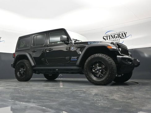 Used 2025 Jeep Wrangler Unlimited Sport S 4xe AWD/4WD image 17