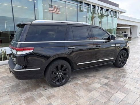 Certified 2023 Lincoln Navigator Reserve AWD/4WD image 2