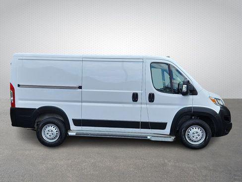 Used 2025 RAM ProMaster 2500 w/ U-Haul Equipment Group FWD image 7