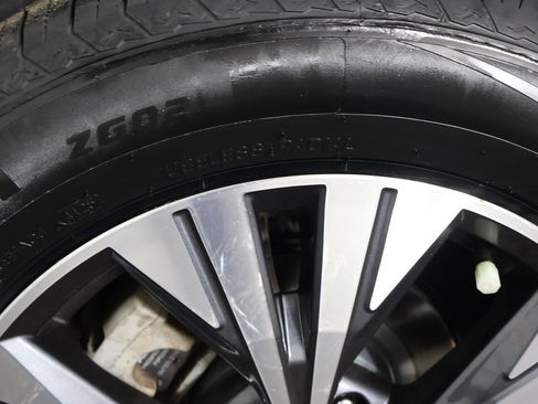 Used 2023 Nissan Rogue SV w/ SV Premium B Package image 21