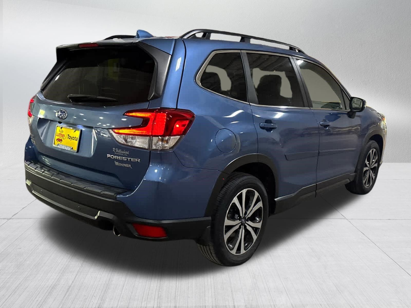 Used 2022 Subaru Forester Limited AWD/4WD image 4