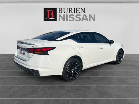 Used 2023 Nissan Altima 2.5 SR AWD/4WD image 5
