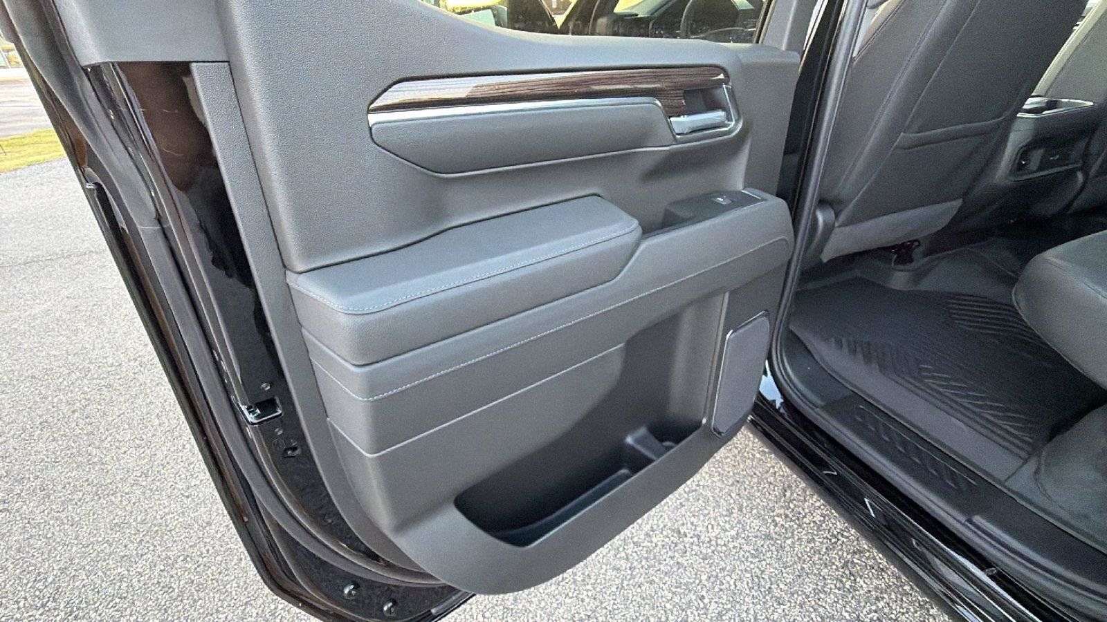 New 2026 Chevrolet Silverado 1500 RST w/ RST All Star Premium Package AWD/4WD image 17